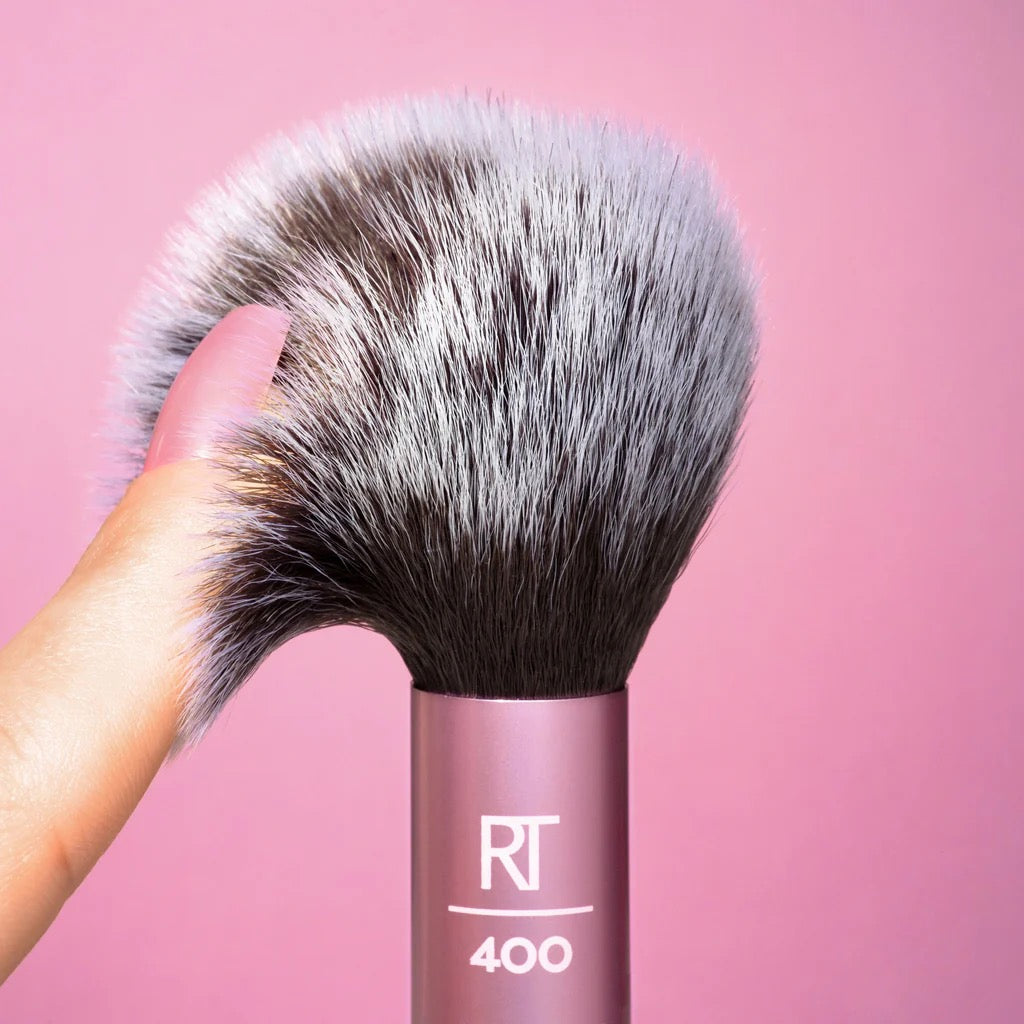 Real Techniques RT400 Blush Brush – Soft Cheek Brush for Blush & Powder