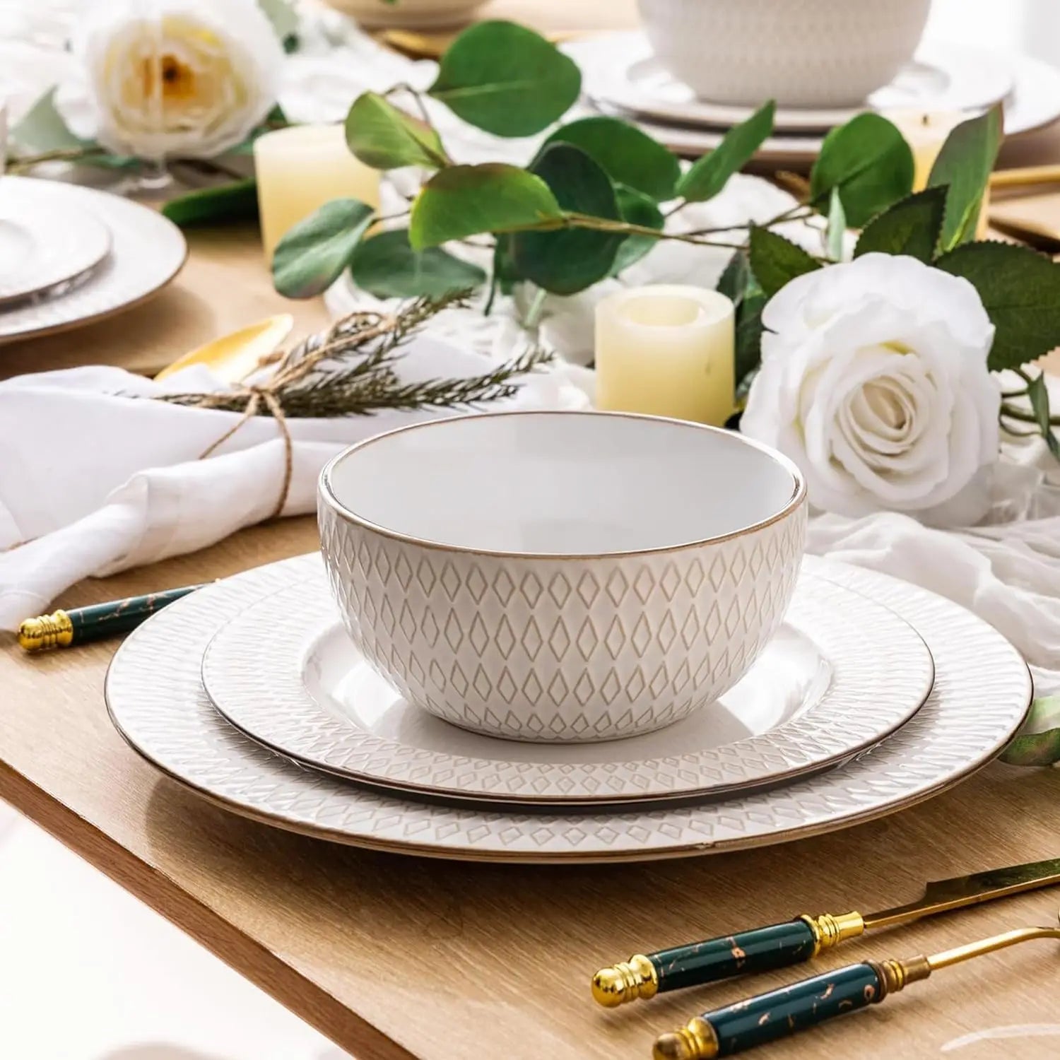 Modern Textured Ceramic Dinnerware Set – Elegant White Porcelain Plates & Bowls for Contemporary Dining